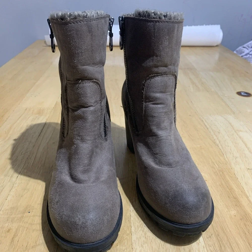 Mossimo Supply Co‎ Boots Womens 10 Emily Zip Ankle Bootie Brown Fabric Heels